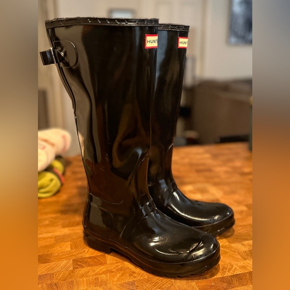 HUNTER Black Gloss Tall Boots Women’s Size 7 - Picture 1 of 3